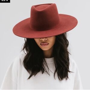 Gigi Pip Dakota Rust Red